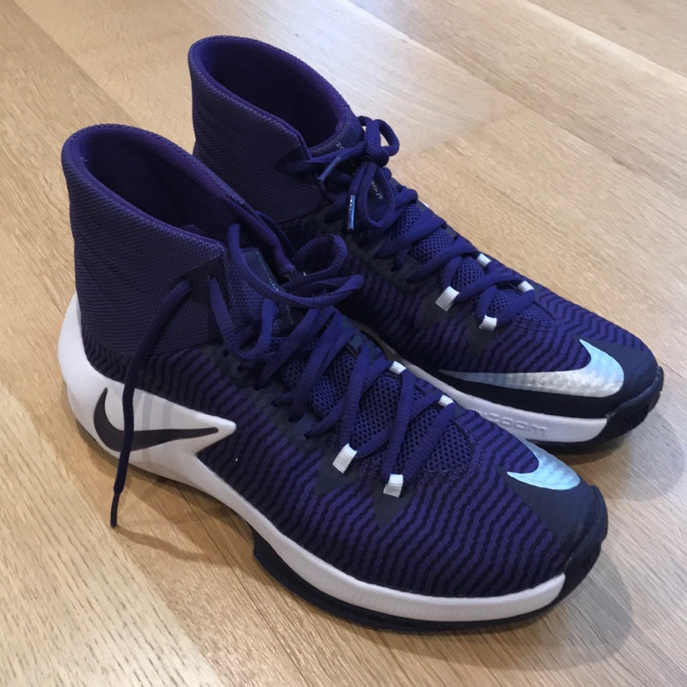 Basketball shoes